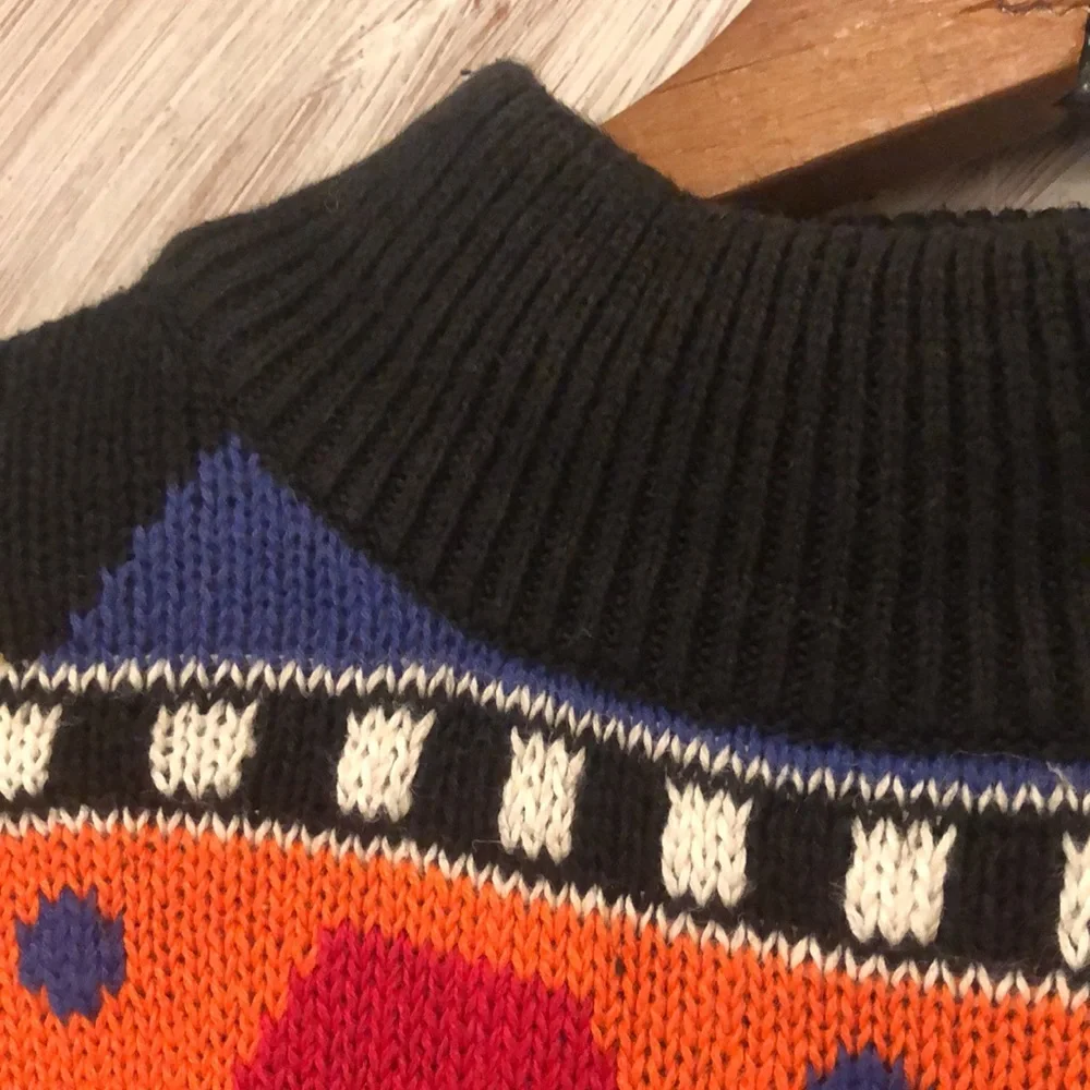 Vintage Ashleigh Morgan black red & orange with decoration size large women’s - Picture 9 of 10